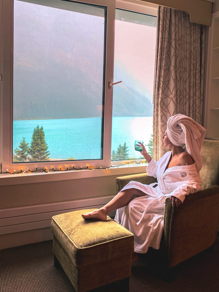 FAIRMONT LAKE LOUISE