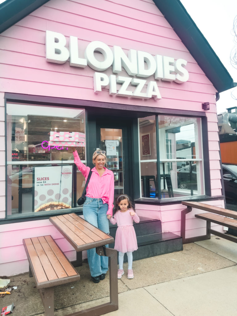 Blondie's Pizza in Mississauga